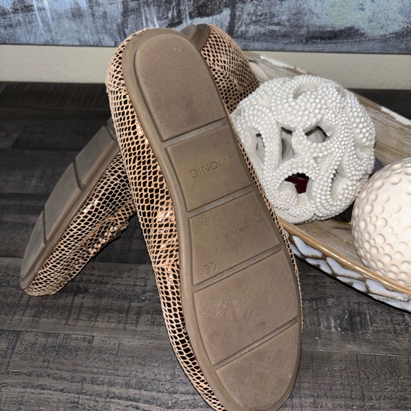 Vionic 'Chill Larrun' loafers in bronze snake-embossed leather SZ 9.5 - Picture 7 of 9